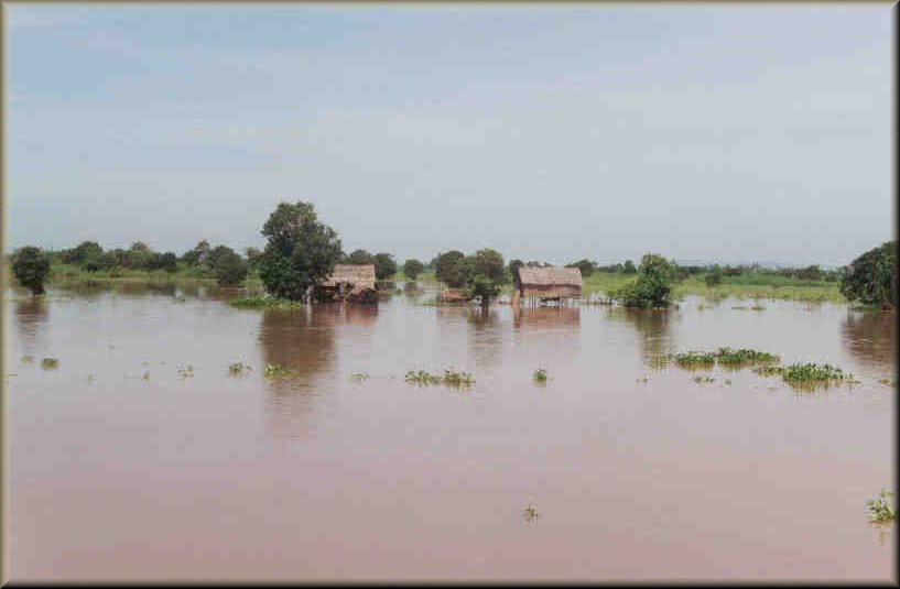 Pilotis sur le Tonlé Sap