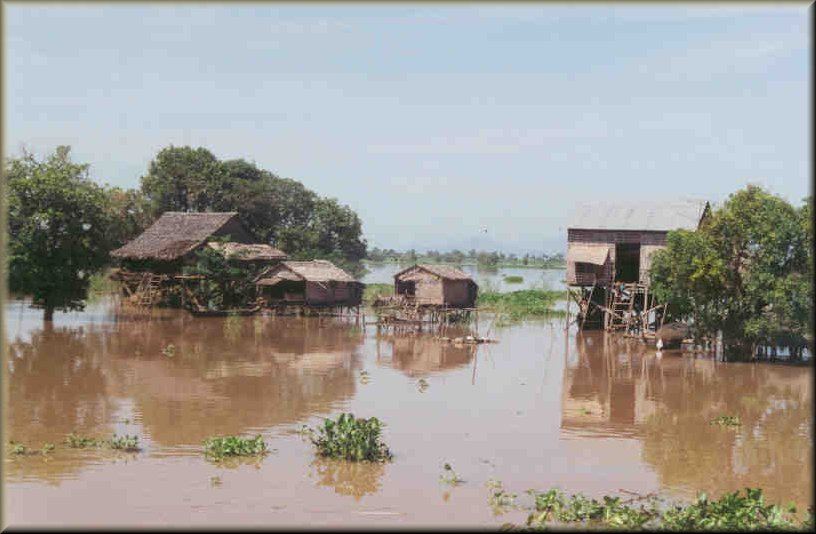 Petit village sur le Tonle Sap